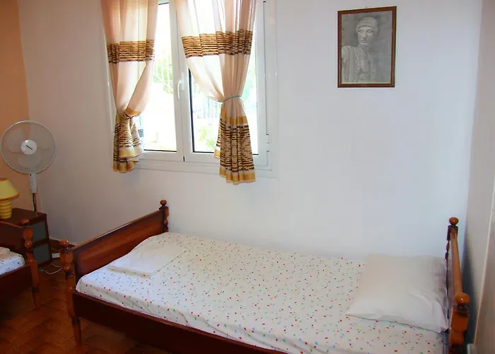 Eleni Apartmán Kómboi